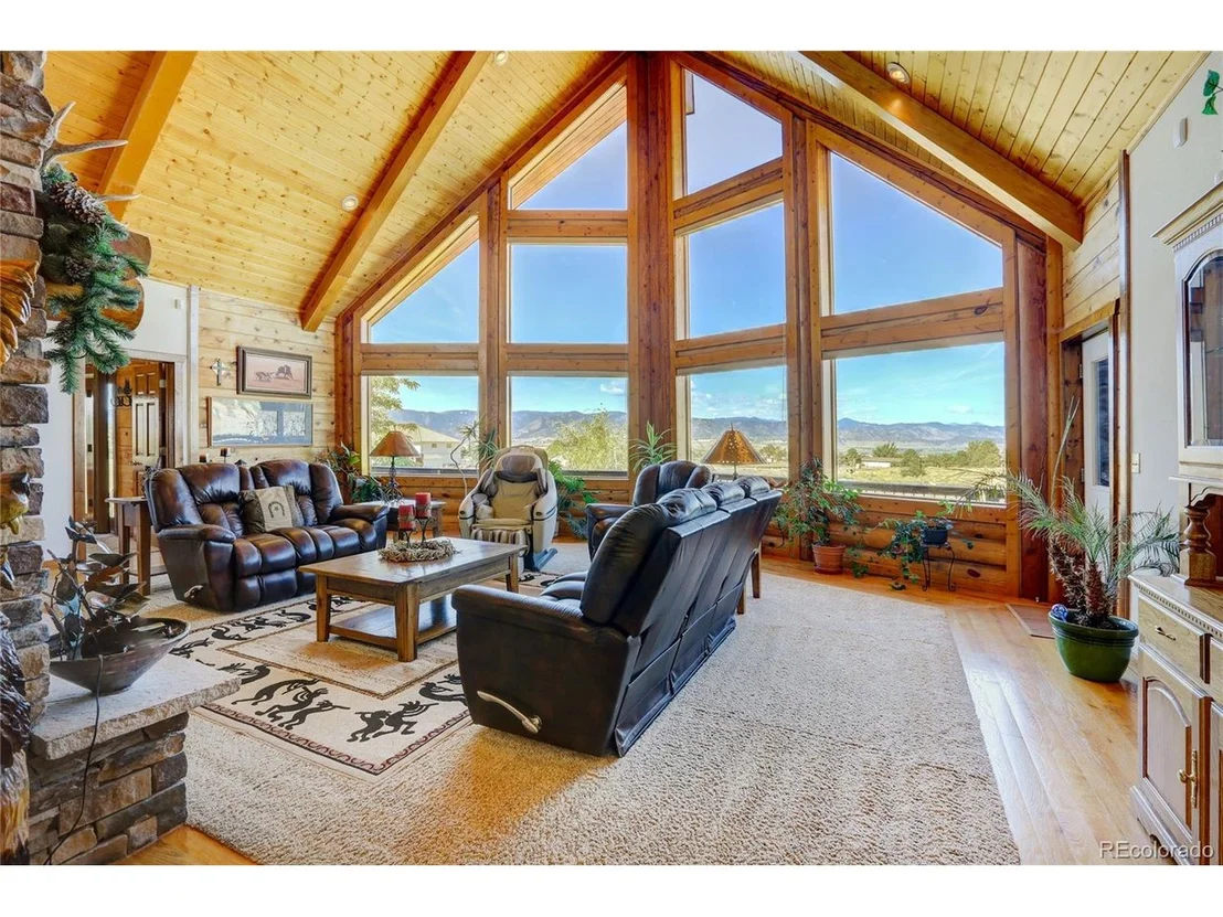 Photo of 6584 Lakeside Cir