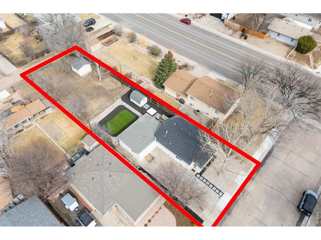Photo of 104 Oak St