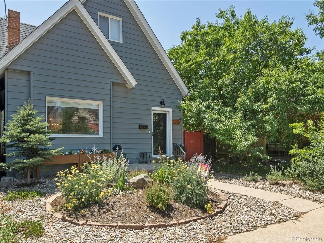 Photo of 176 W Maple Ave