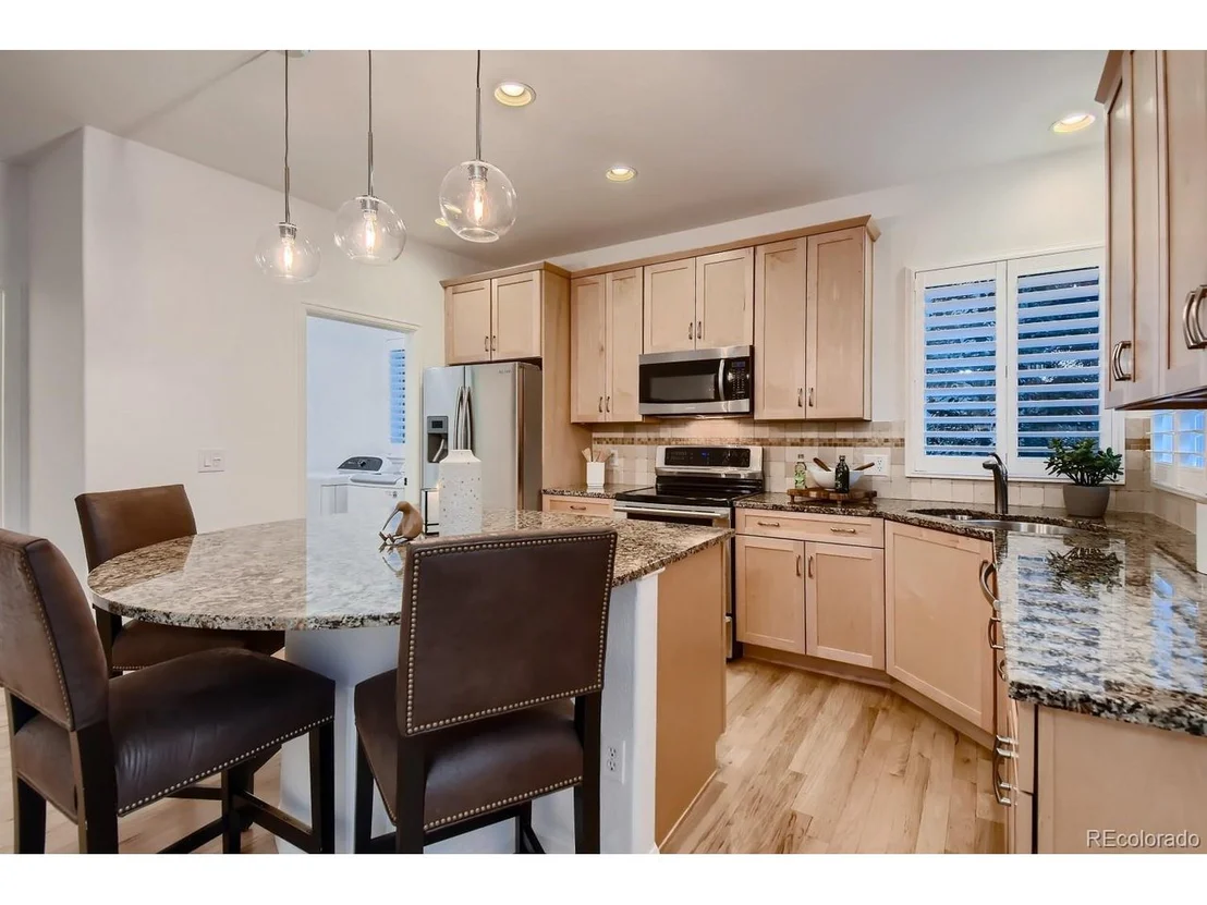 Photo of 730 Mathews Cir