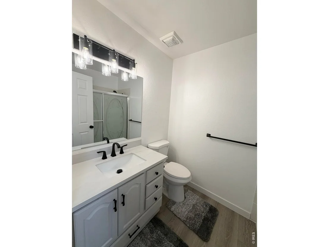 Photo of 4422 W 9th St