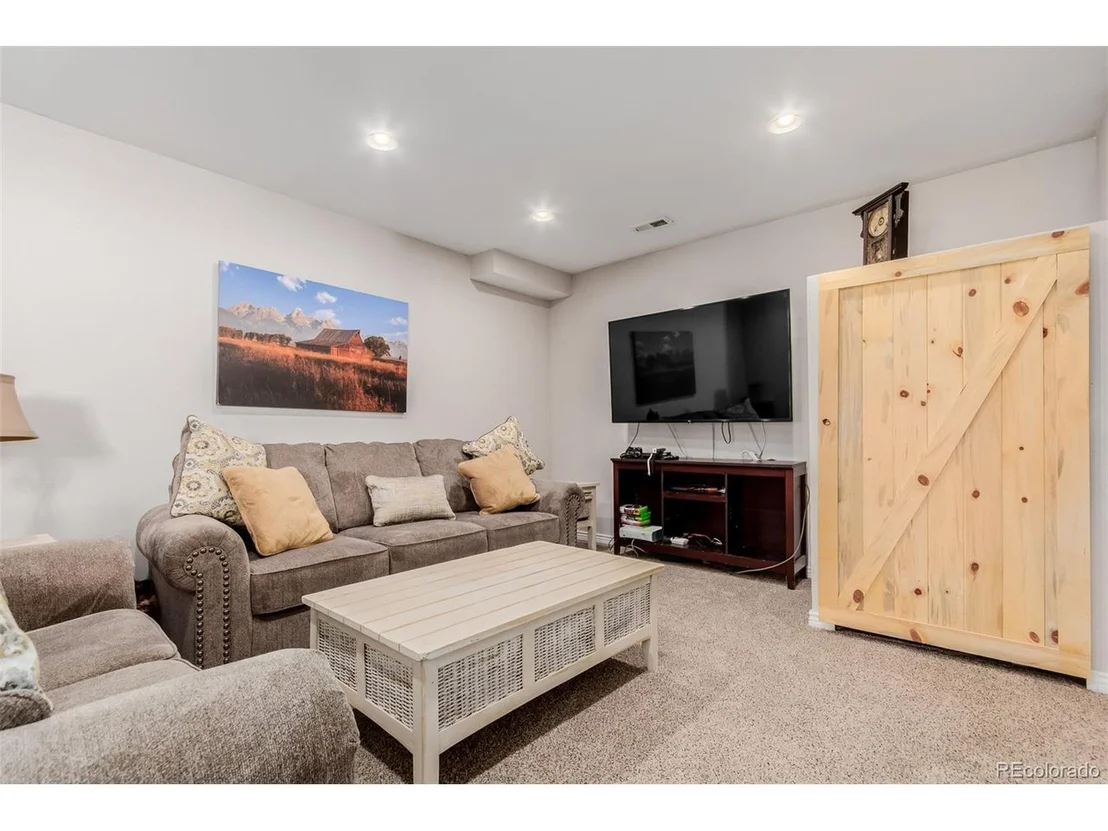 Photo of 2257 Deerpath Rd