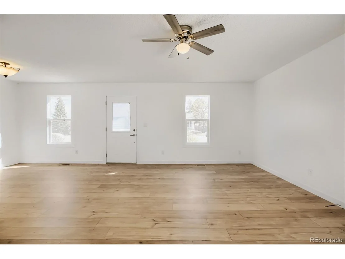 Photo of 1215 Devonshire Ct