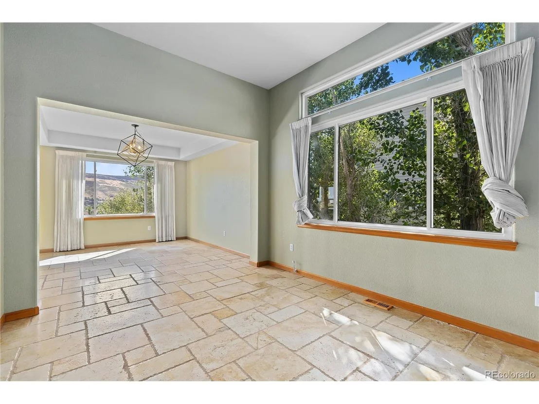 Photo of 499 White Ash Dr