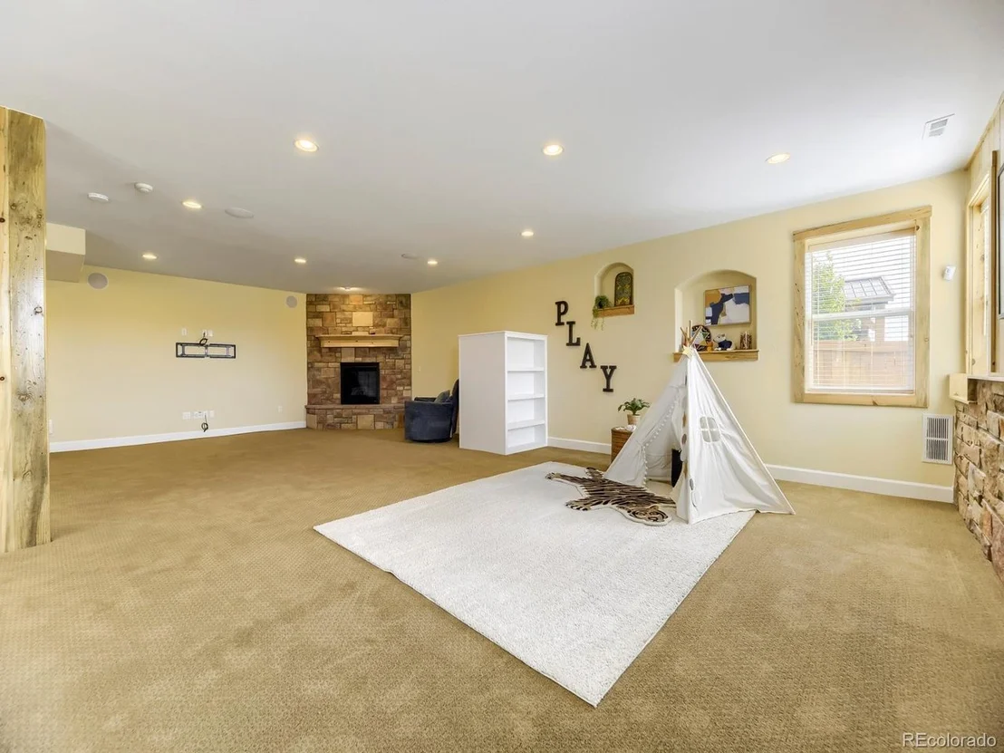 Photo of 15625 Carob Cir