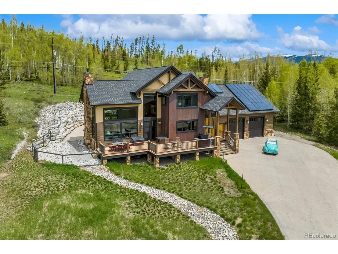 Photo of 127 Royal Redbird Dr