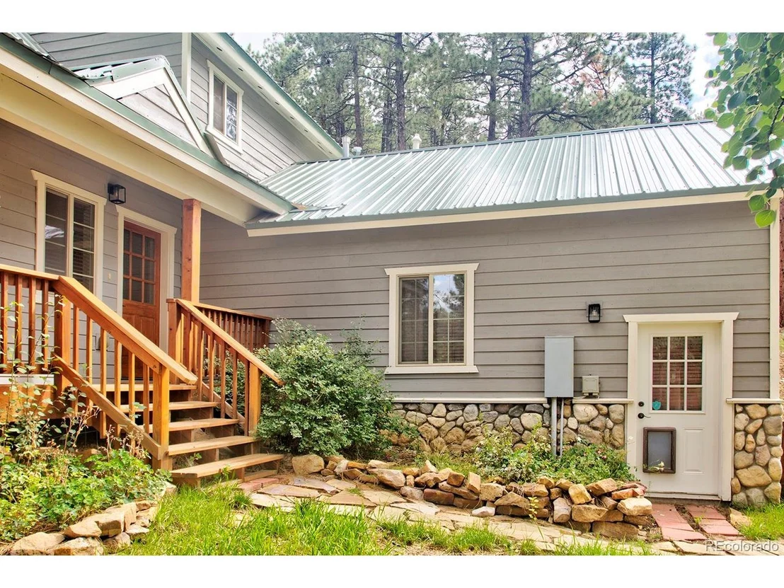 Photo of 370 Hillside Dr