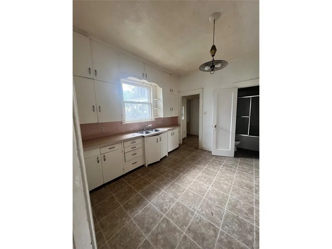 Photo of 114 N 2nd St