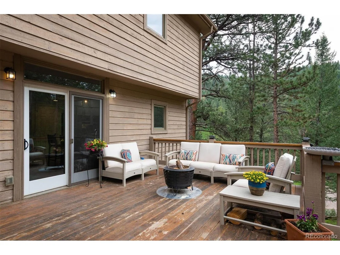 Photo of 7102 Pinewood Dr