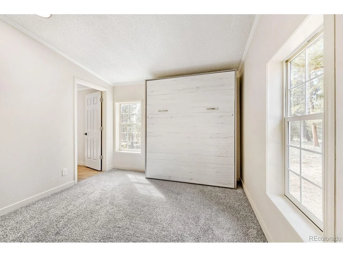 Photo of 580 Forest Dr