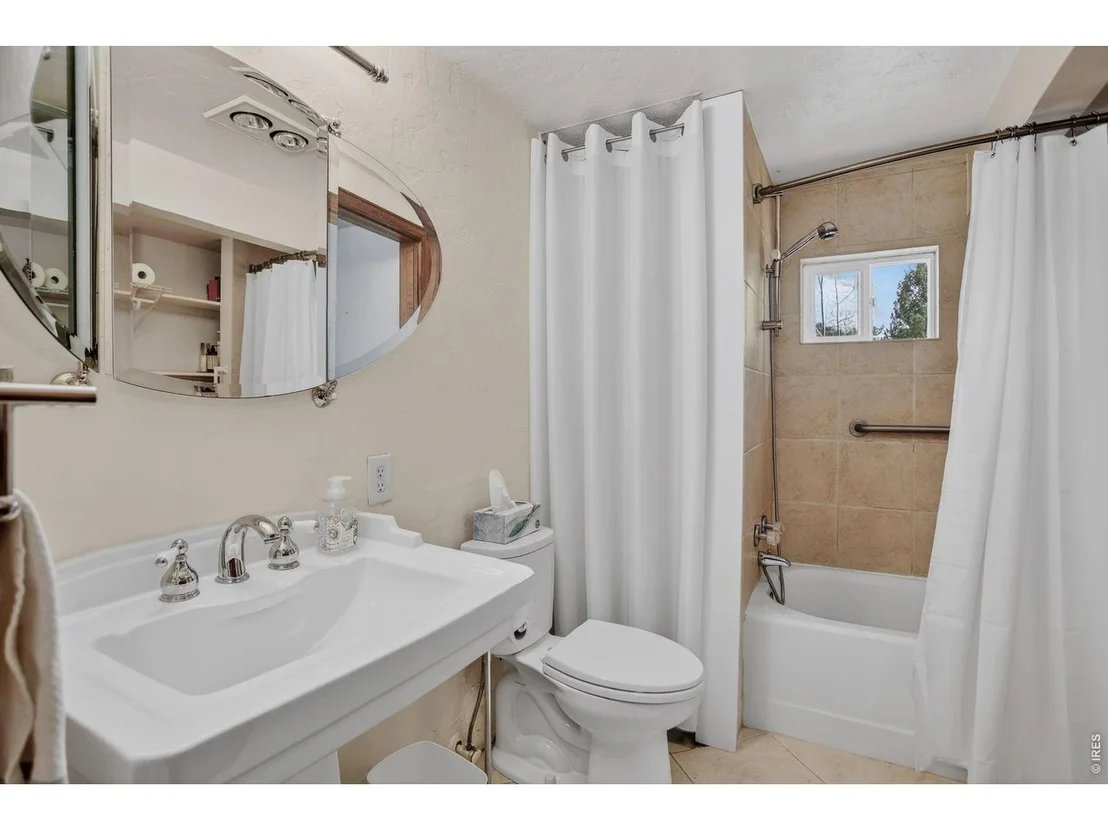 Photo of 760 Hickory Dr
