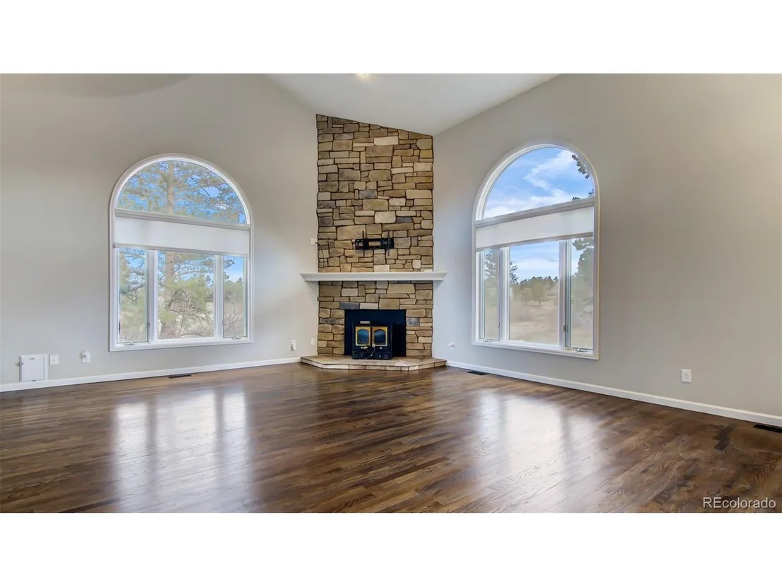 Photo of 1494 Deerpath Rd
