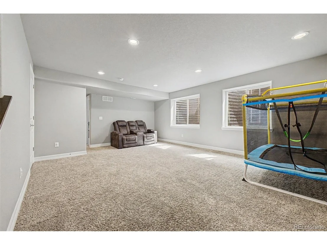 Photo of 4689 Waltham Dr