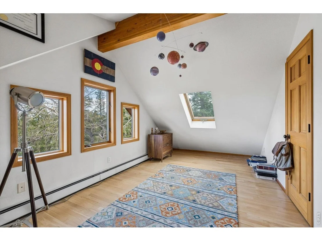Photo of 733 Lakeshore Dr