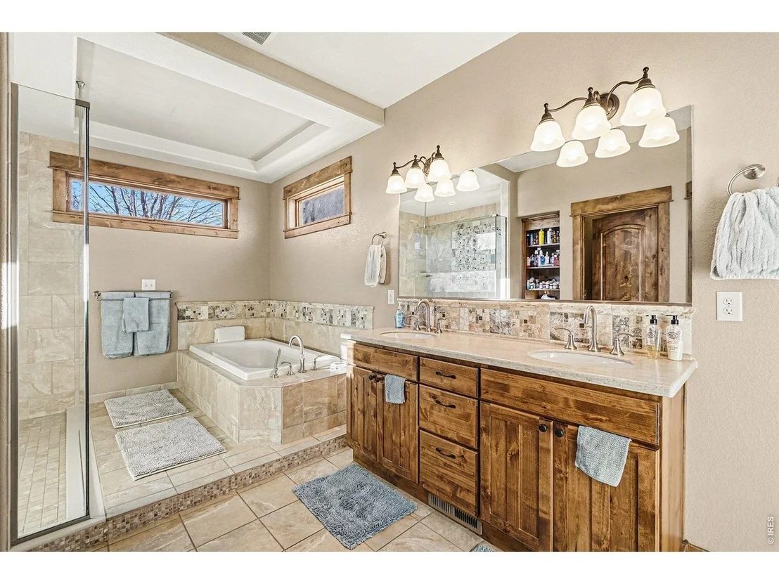 Photo of 39111 Hilltop Cir