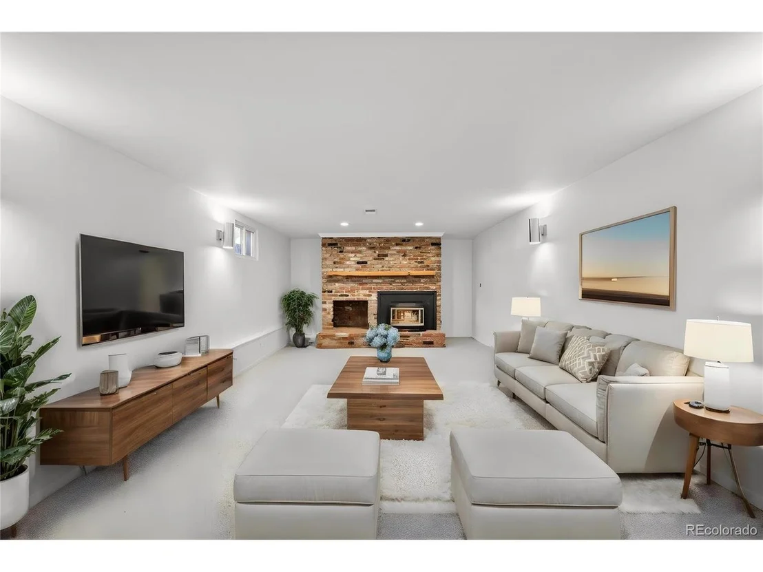 Photo of 7864 Hampden Cir E