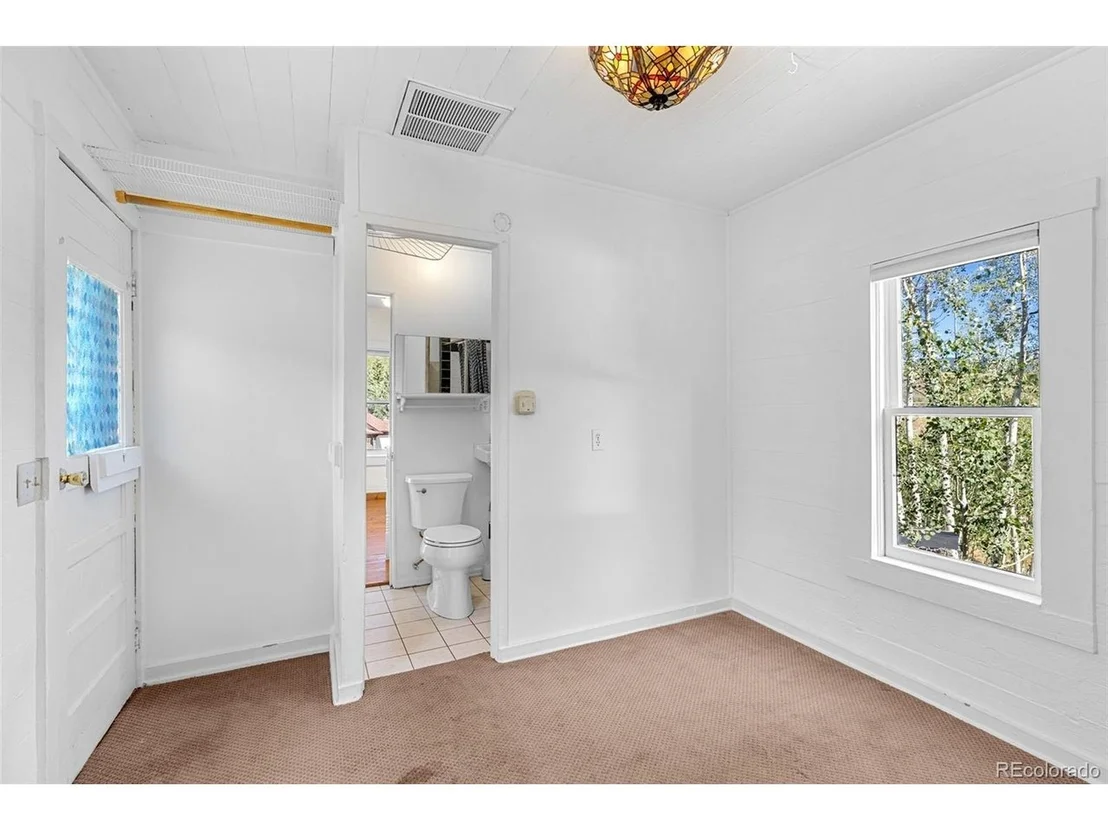 Photo of 350 Spring St