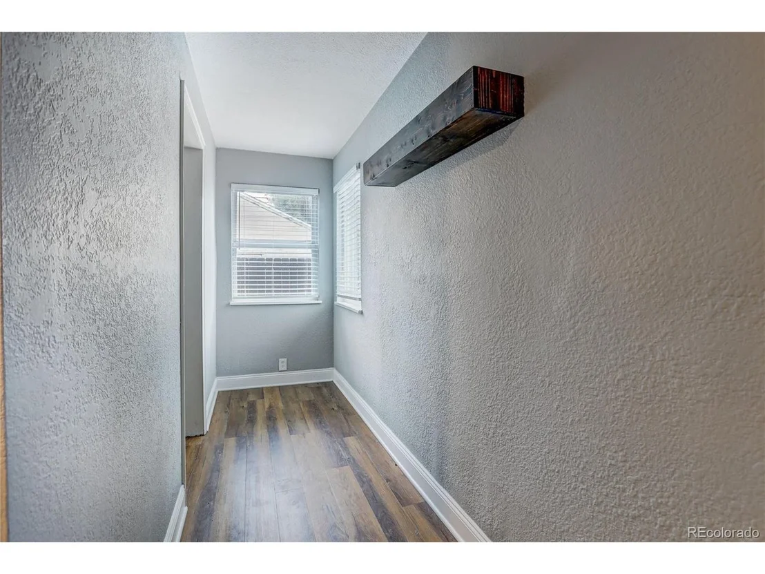 Photo of 2221 W Custer Pl