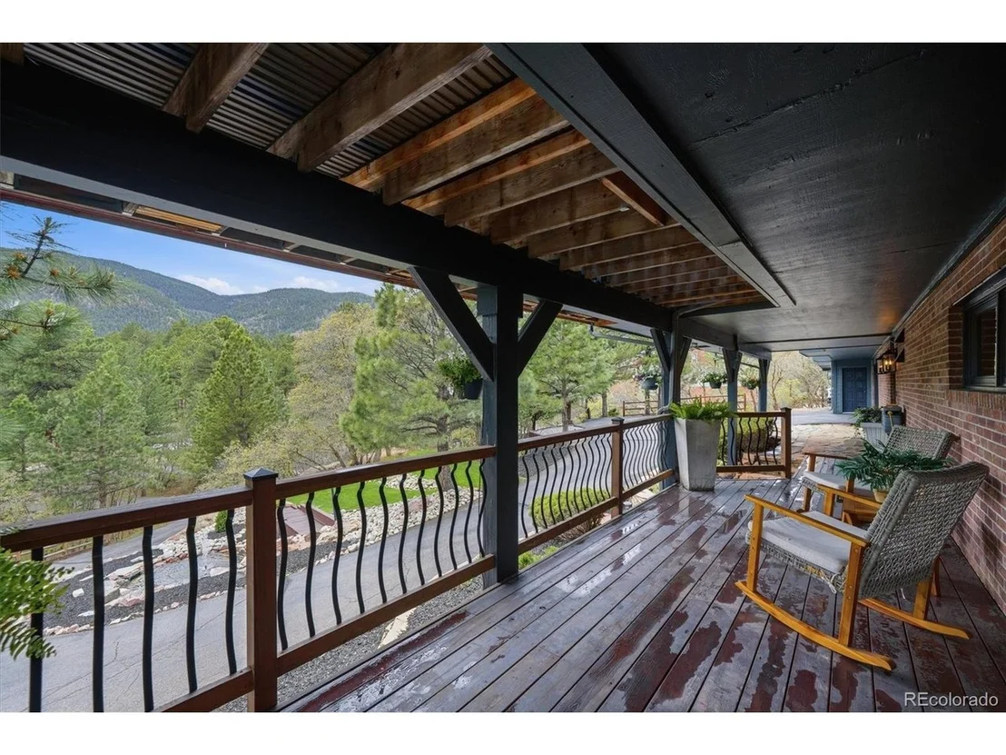 Photo of 6195 Apache Dr