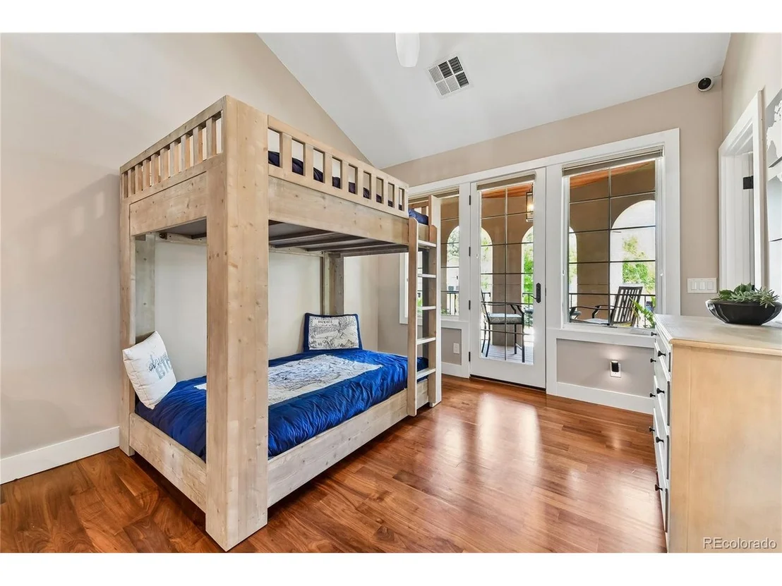 Photo of 771 Jasmine St