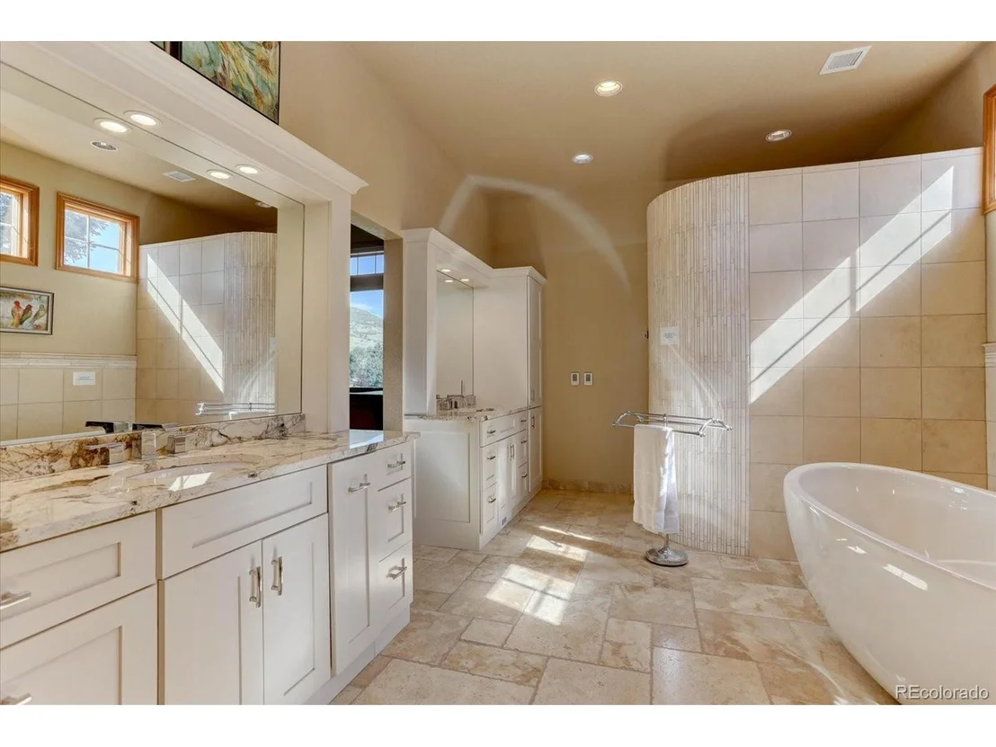 Photo of 19 Amaranth Dr