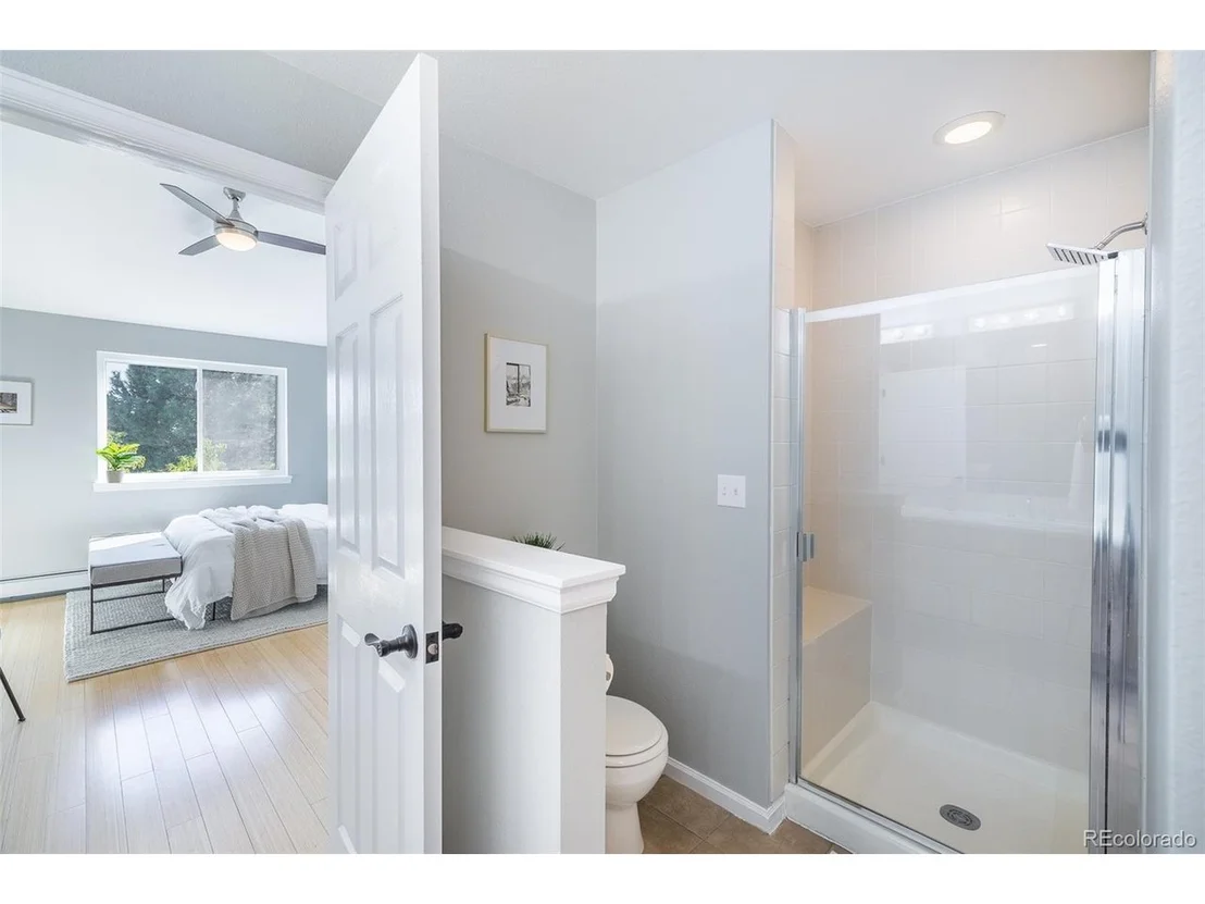 Photo of Unit 3077207 at 3077 29th St
