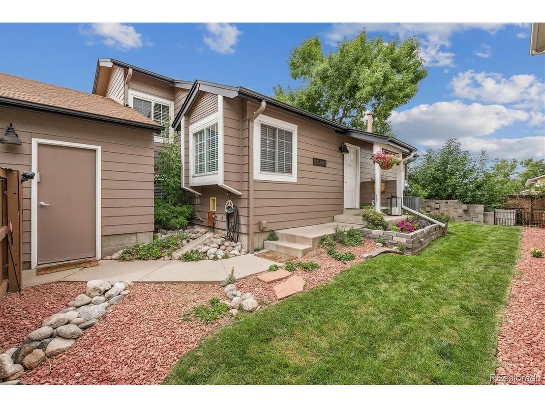 Photo of 568 Arden Cir