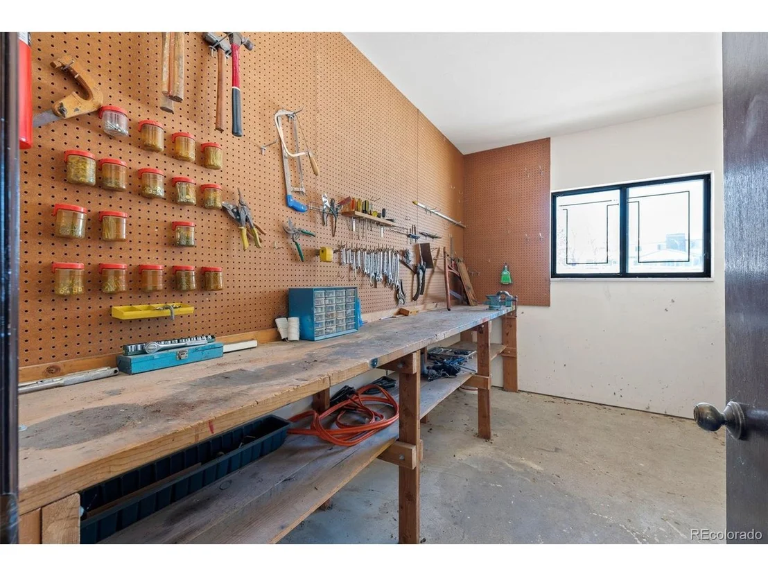 Photo of 8181 Queen St