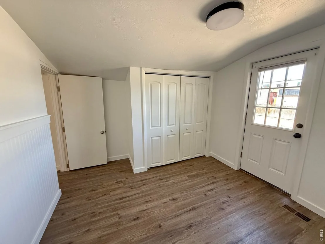 Photo of 425 Dillingham Ave