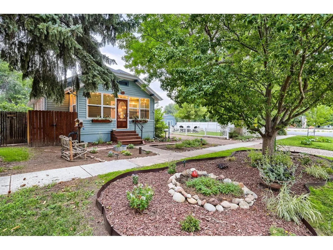 Photo of 202 8th Ave