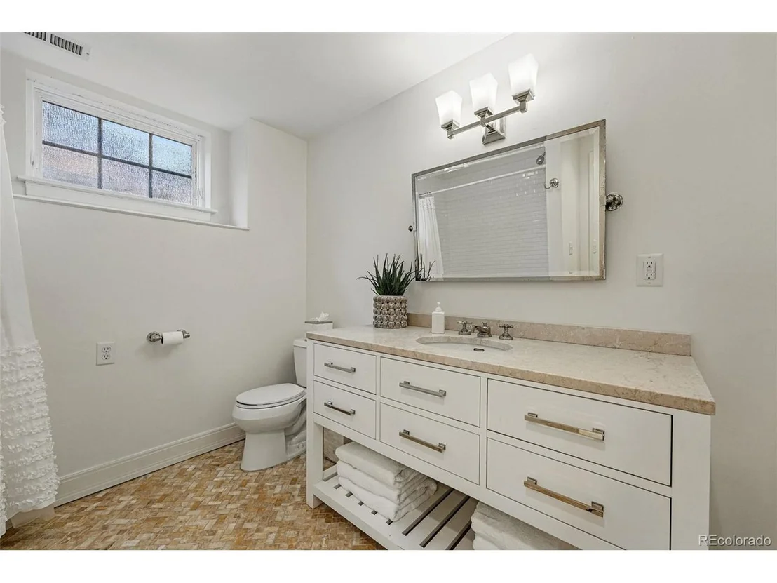Photo of 1645 Locust St
