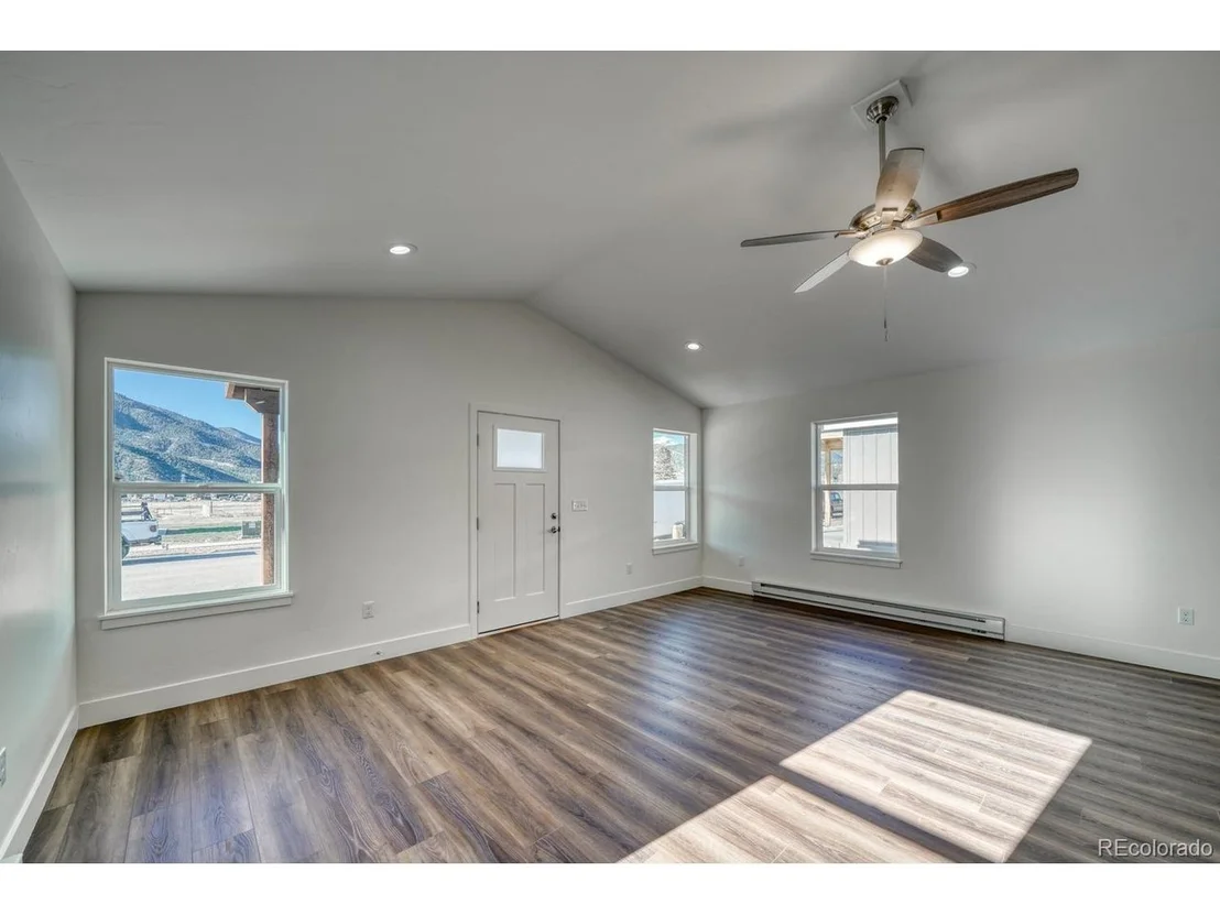 Photo of 10802 Willow Ave