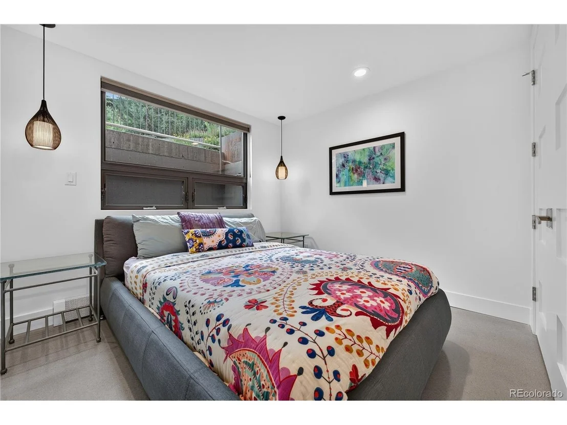 Photo of 863 Circle Dr