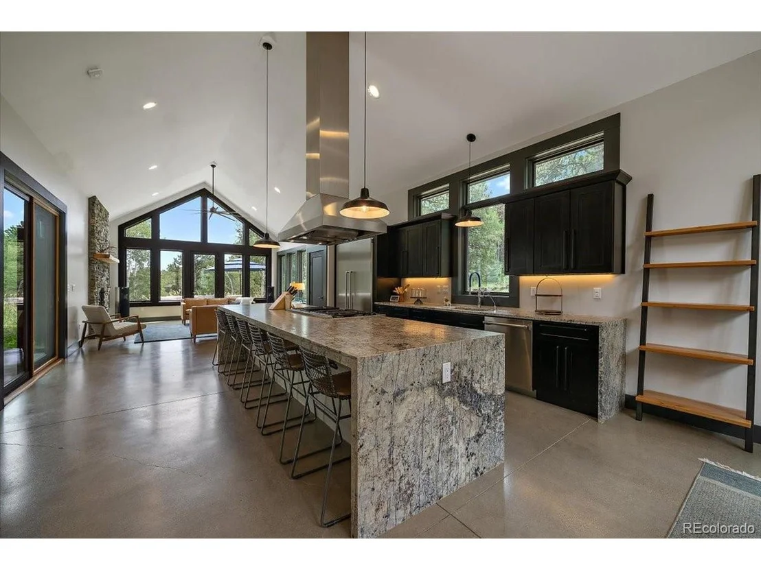Photo of 32990 Stagecoach Blvd