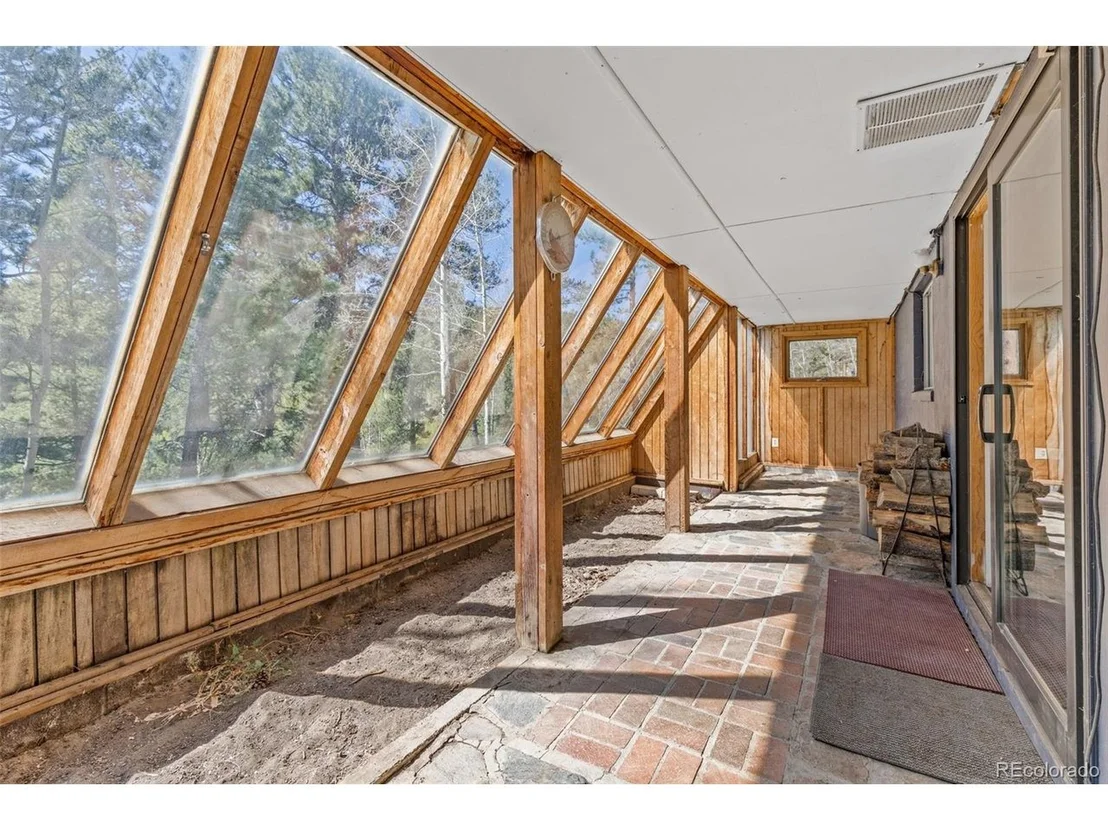 Photo of 414 Upper Travis Gulch Rd
