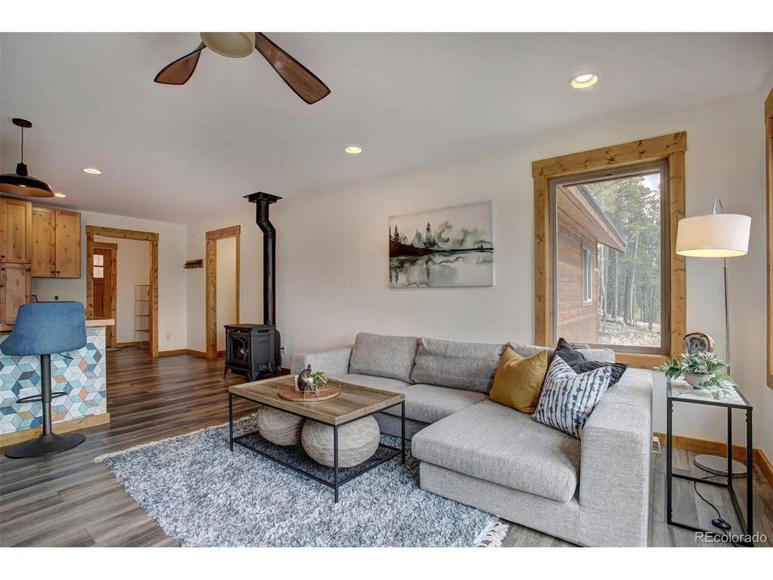 Photo of 1002 Venture Rd