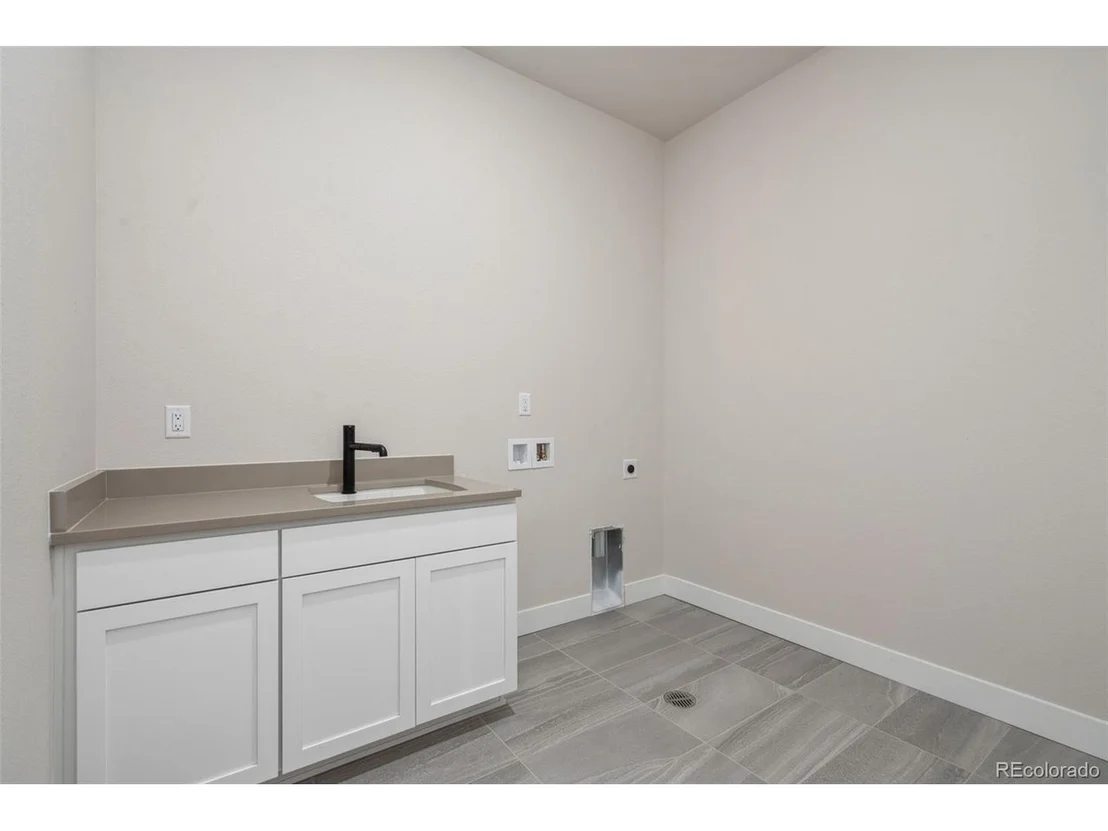 Photo of 1720 Barefoot Dr
