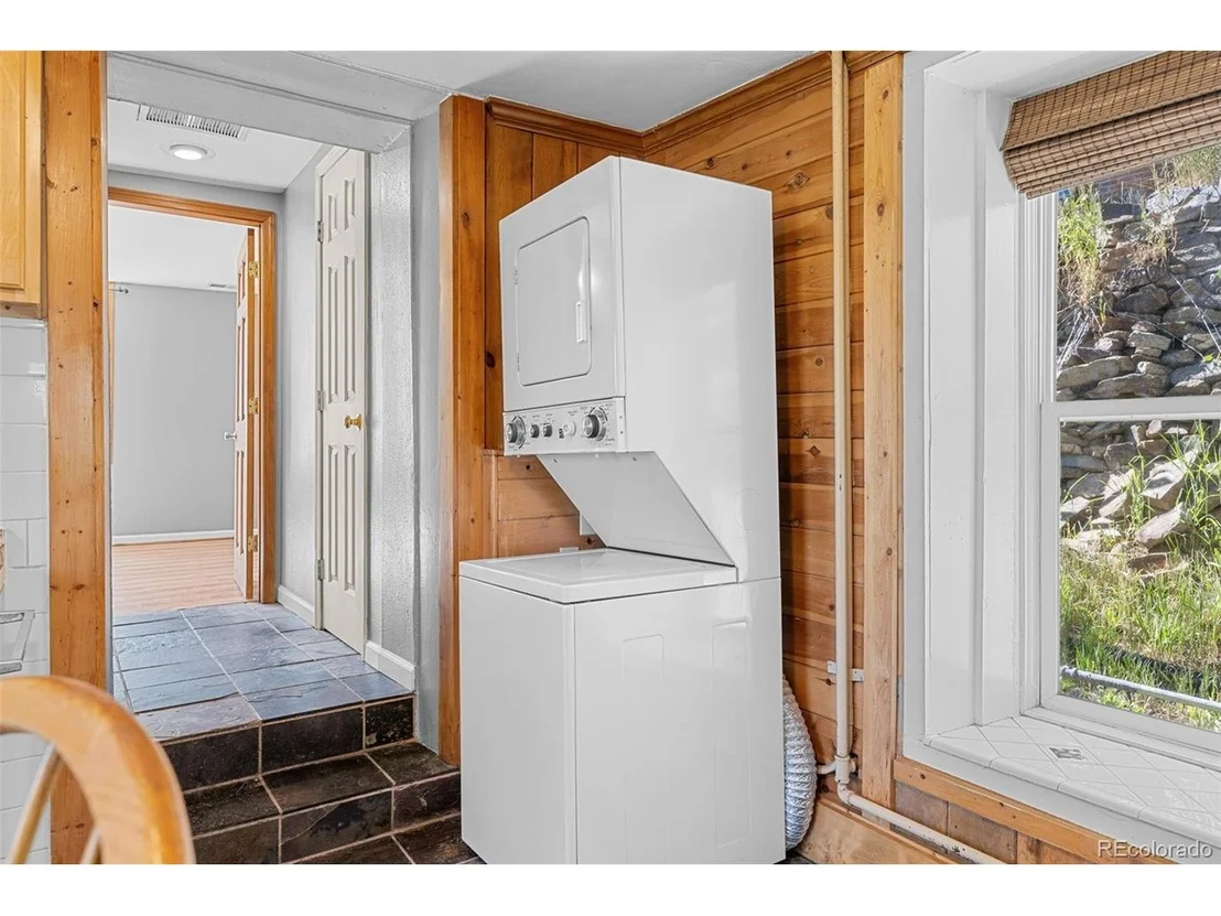 Photo of 350 Spring St