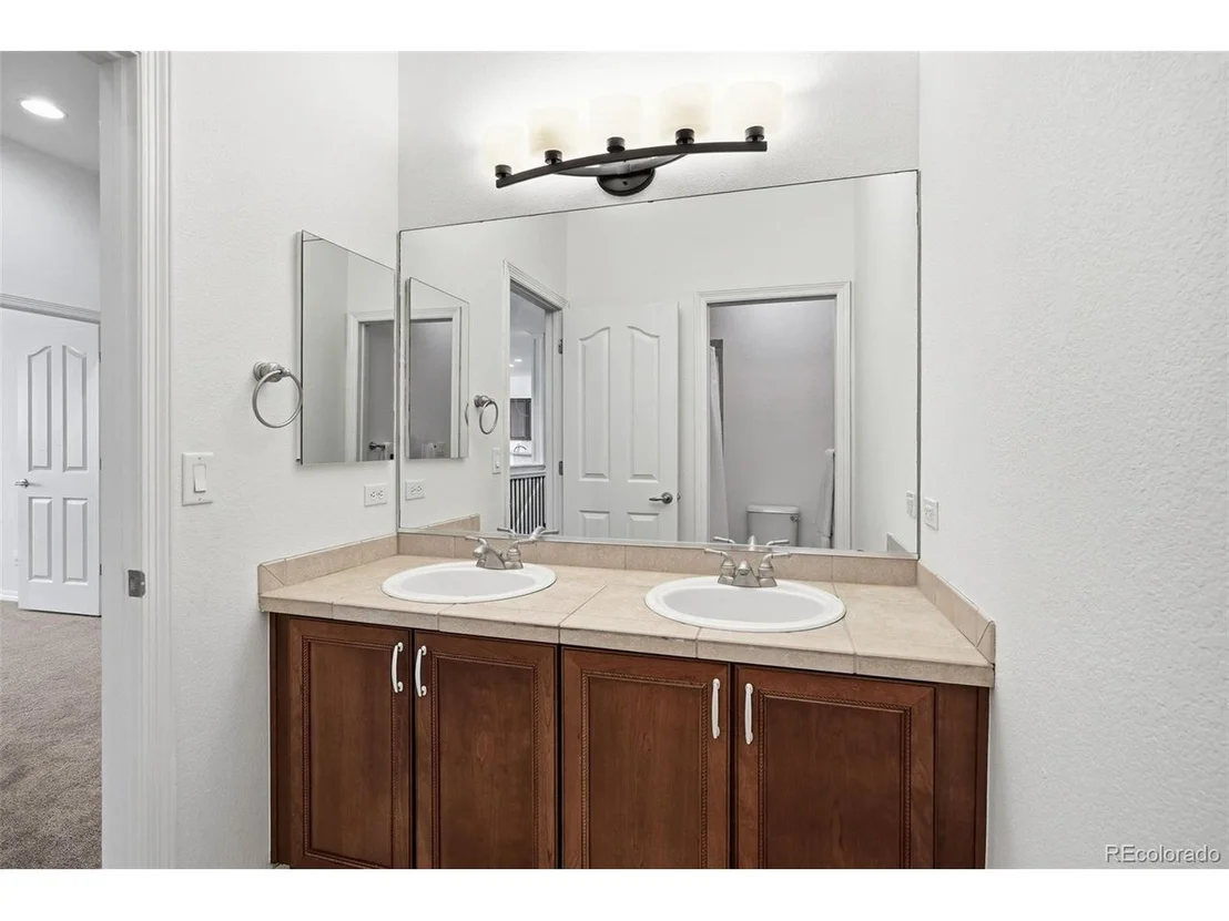 Photo of 1744 Edgewater Pl