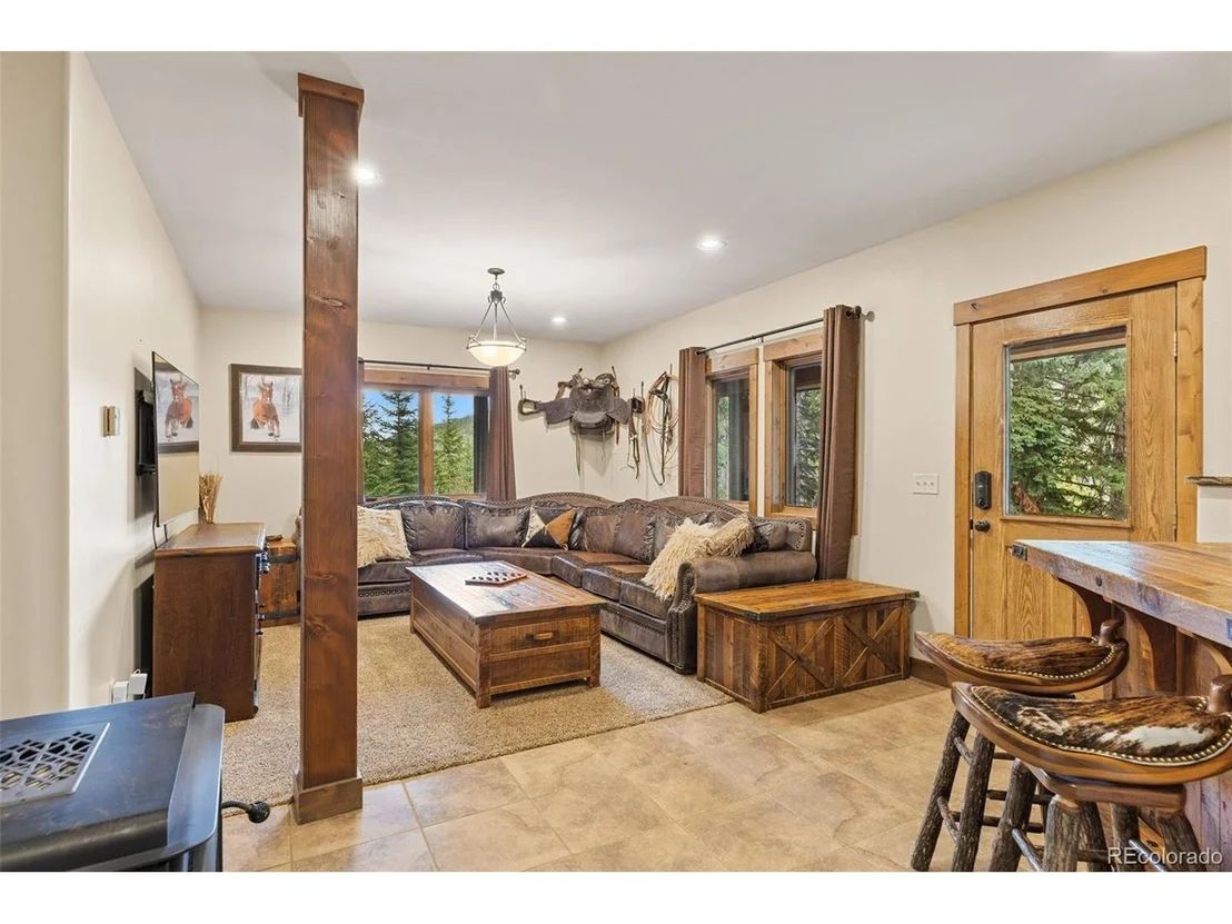 Photo of 861 High Point Dr