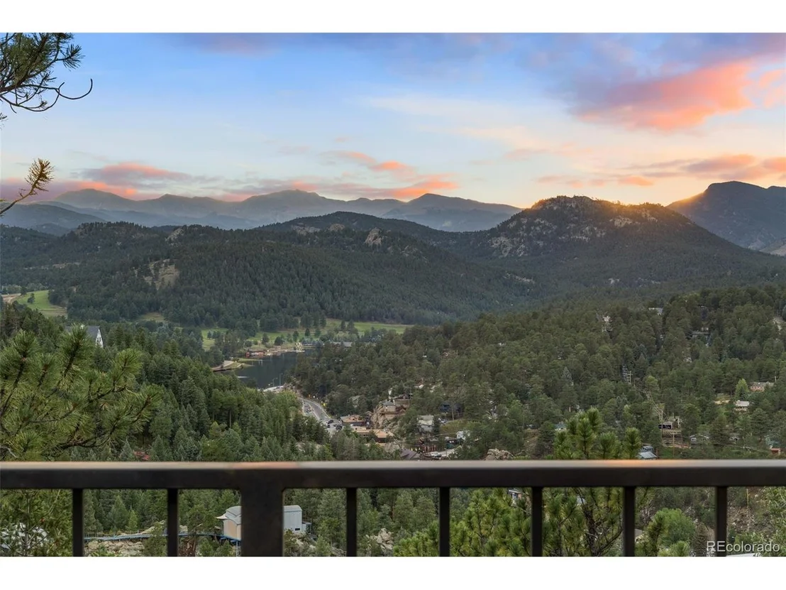 Photo of 27400 Overlook Dr
