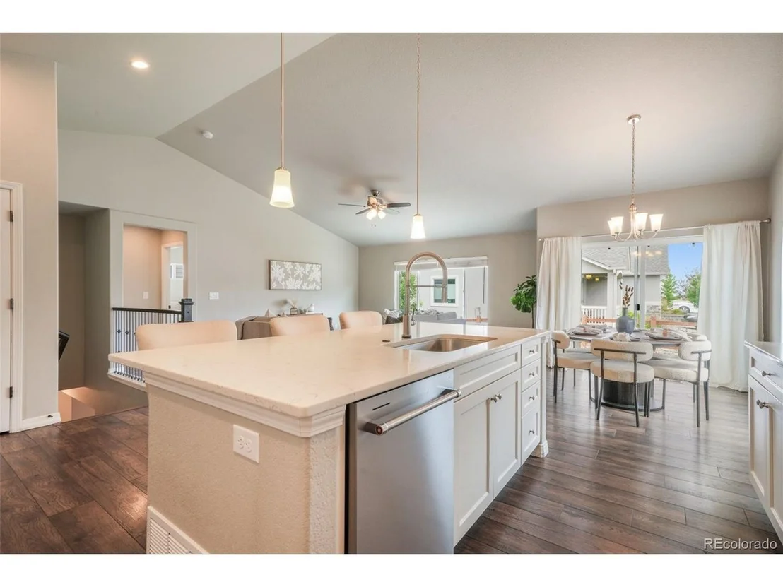 Photo of 2583 Lakes Edge Dr