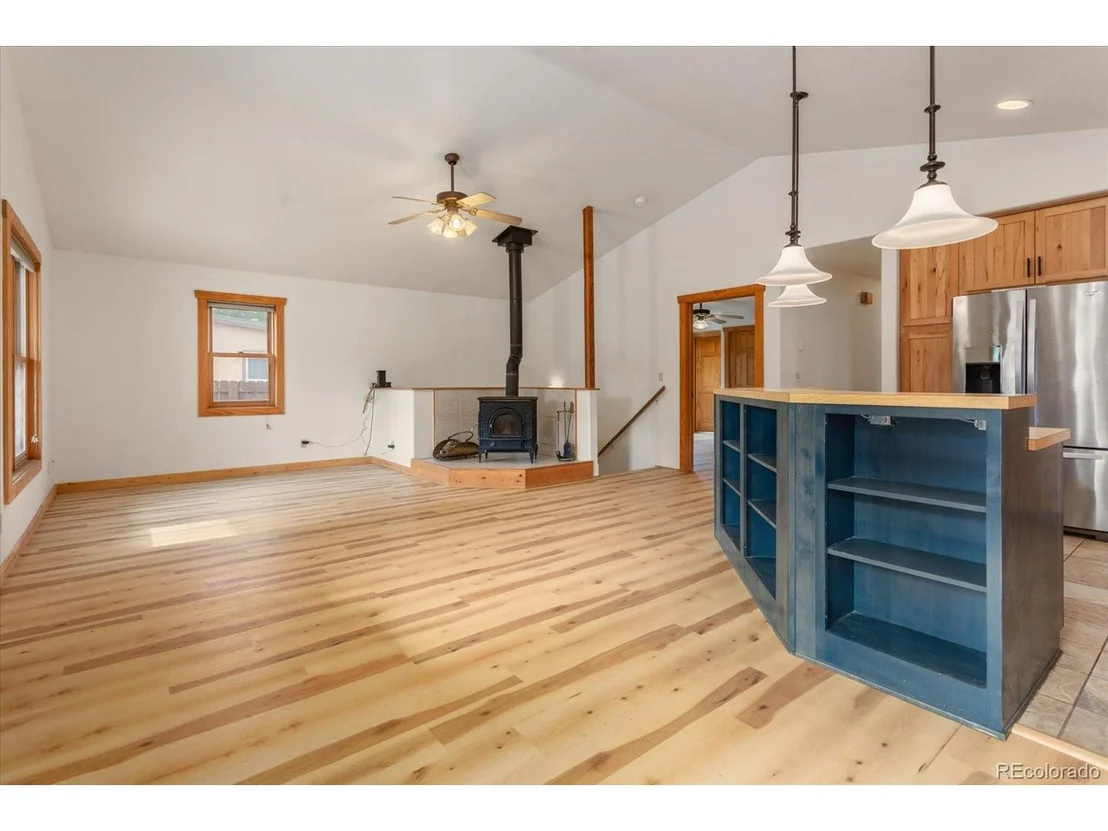 Photo of 734 W 2nd St