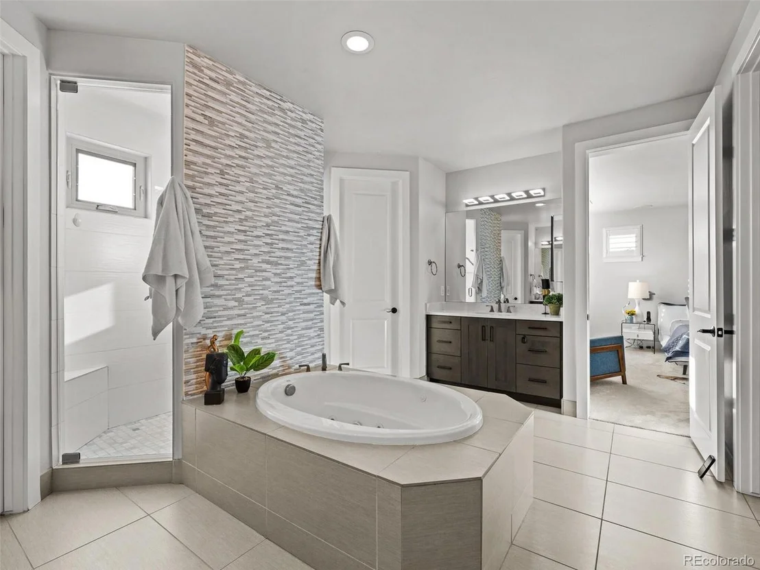 Photo of 9487 Winding Hill Way