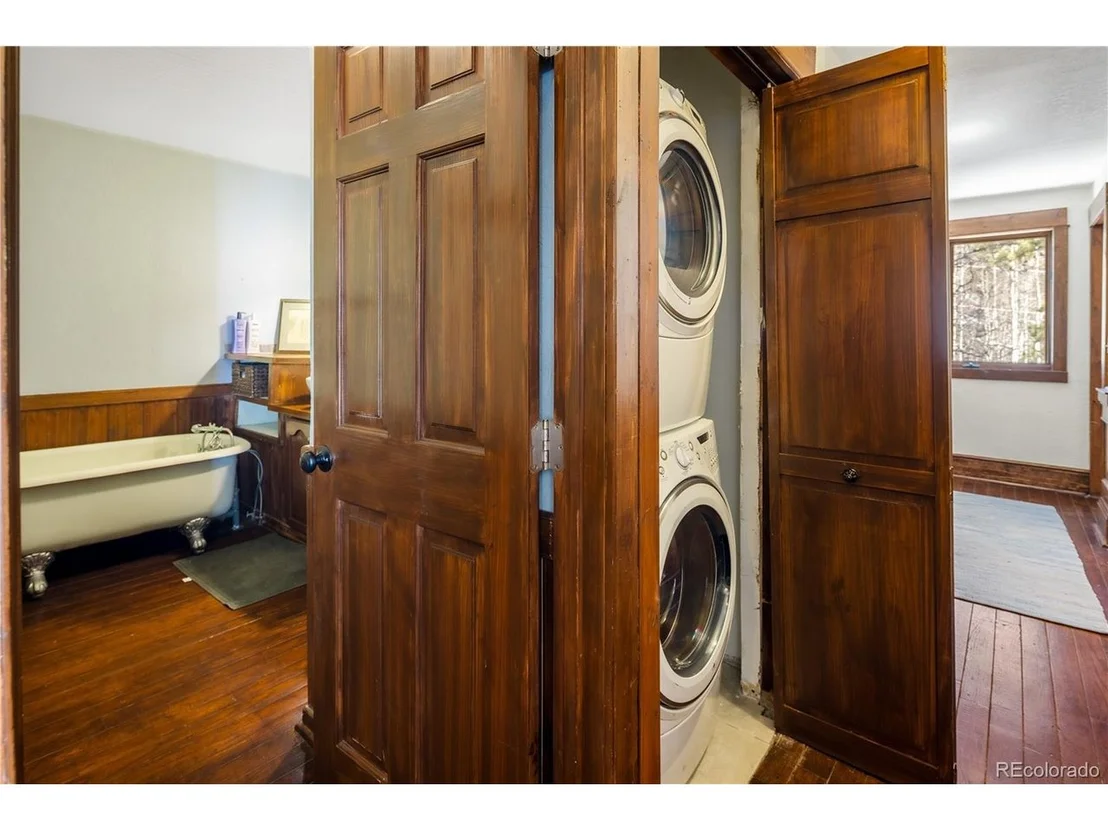 Photo of 2222 Lions Lane