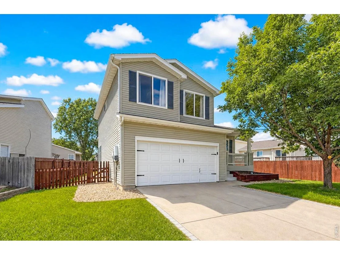 Photo of 1104 Fall River Cir