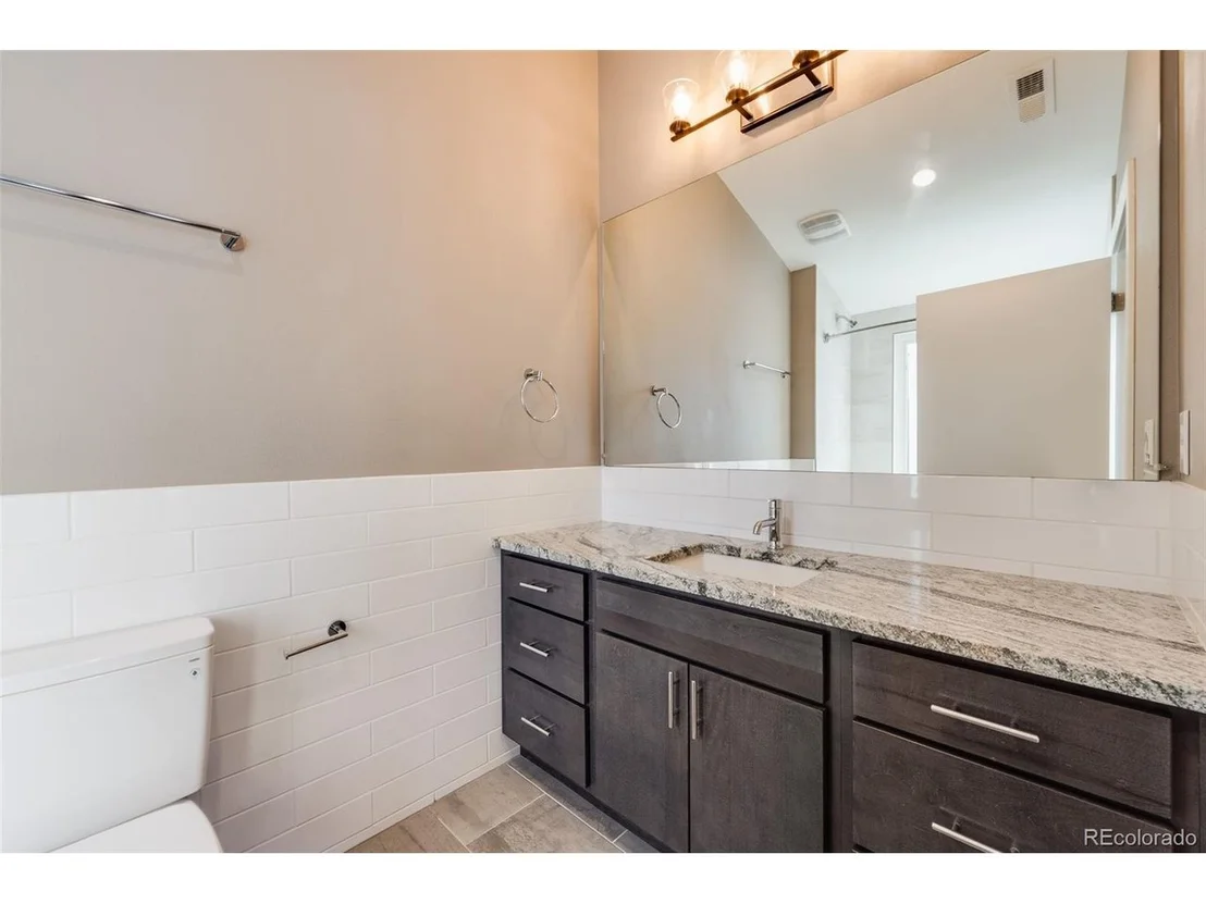 Photo of 3880 Sheridan Blvd