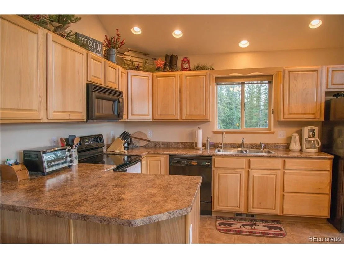 Photo of 765 Mountain View Dr