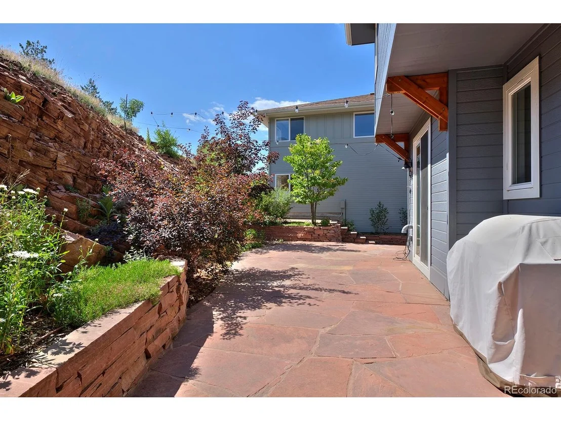 Photo of 645 1st Ave