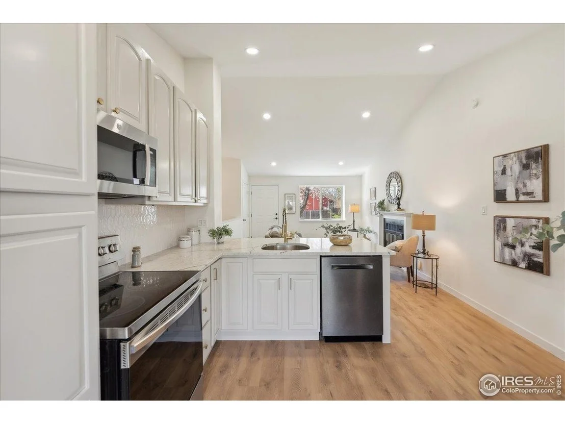 Photo of 2476 Sunset Dr